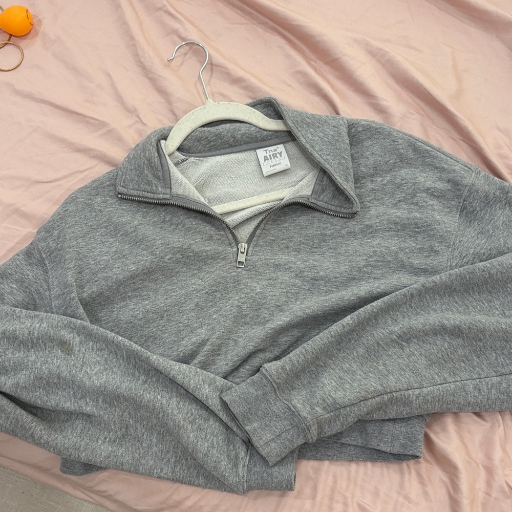 Aritzia Gray Quarter-Zip Women's Sweater